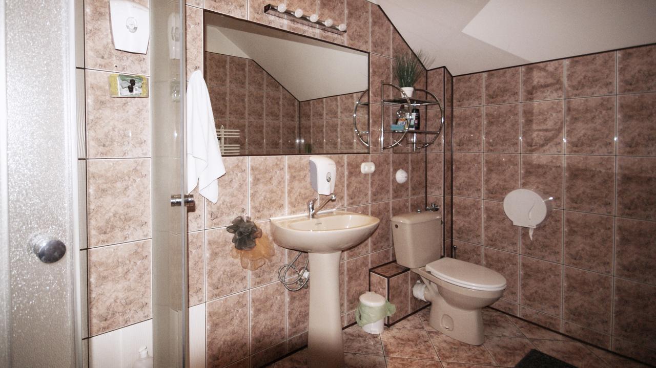 Villa Alris Белосток Экстерьер фото